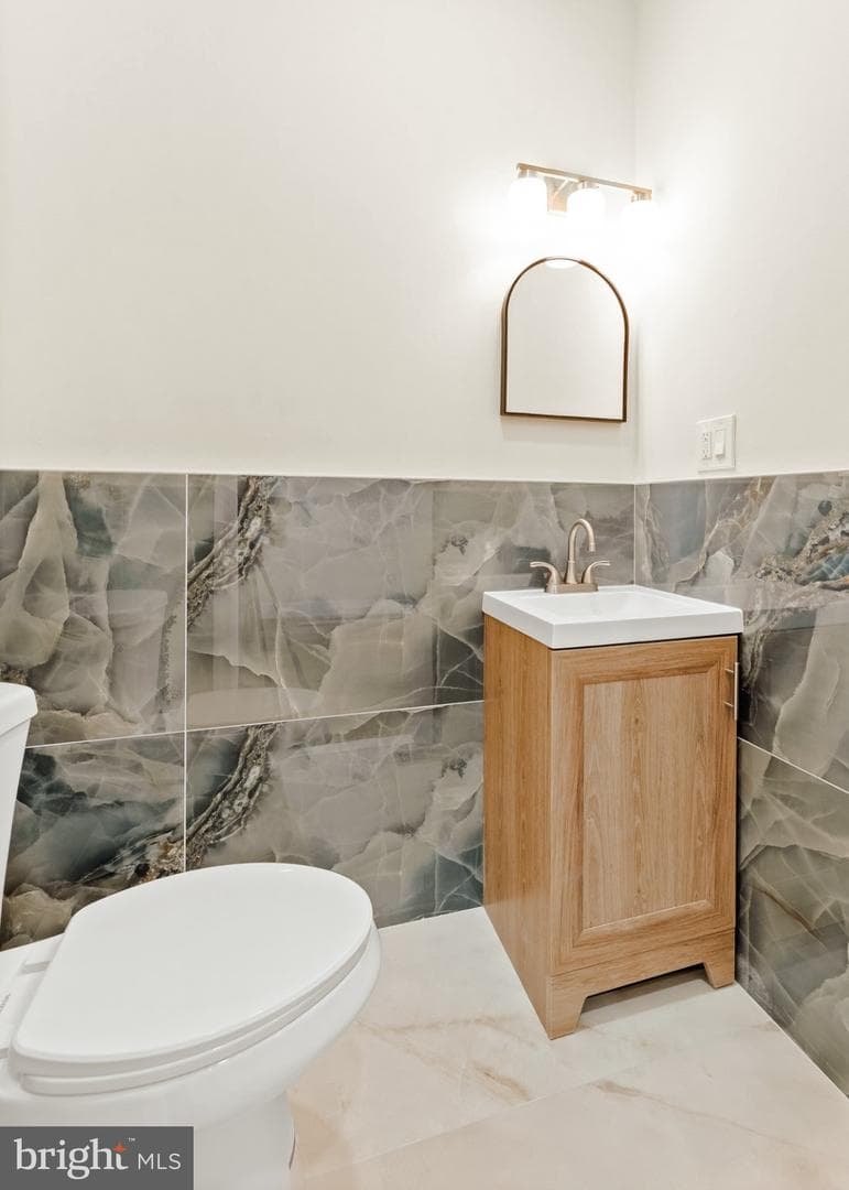 3848 N Sydenham Street photo 15