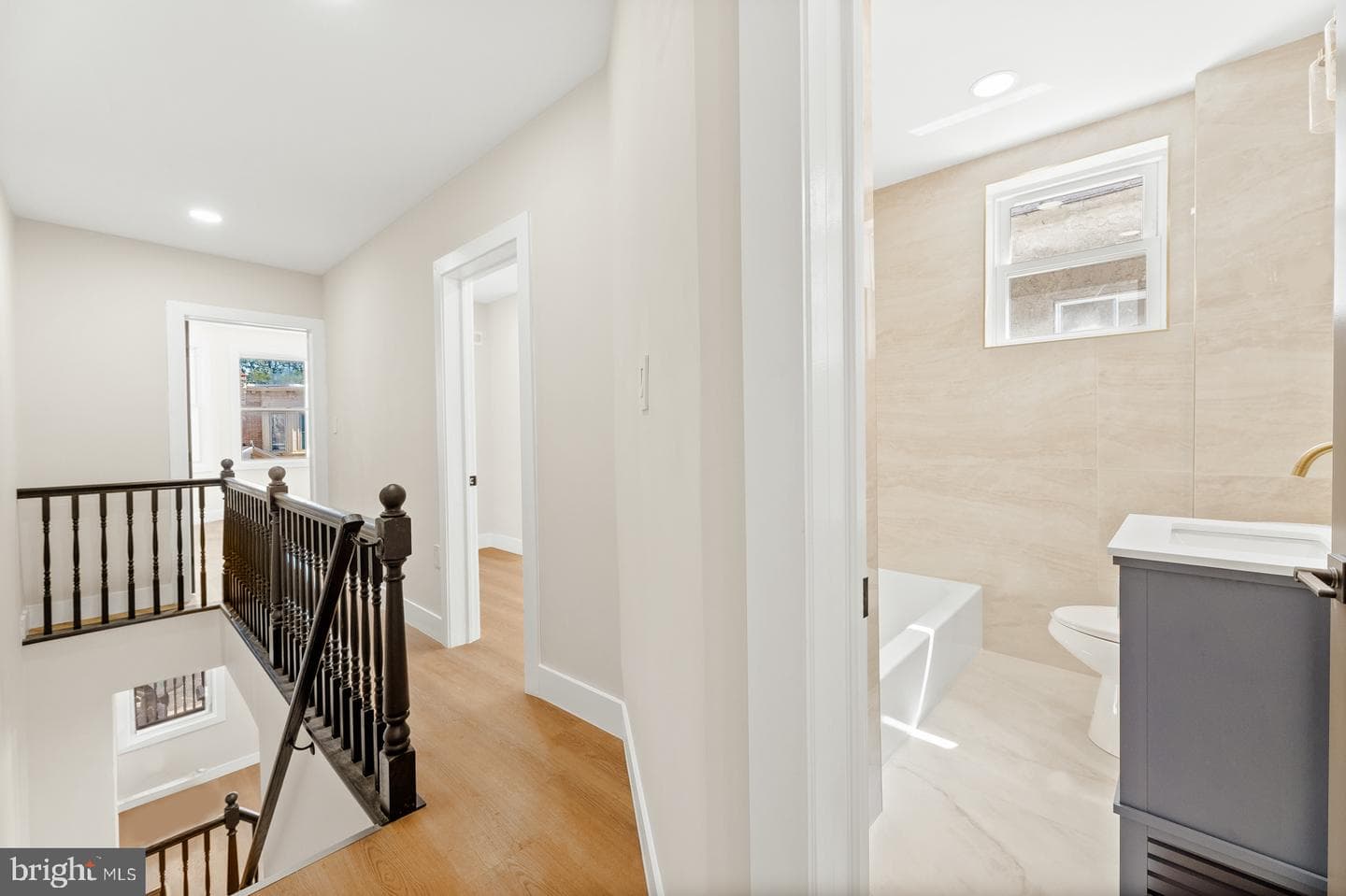 3848 N Sydenham Street photo 17