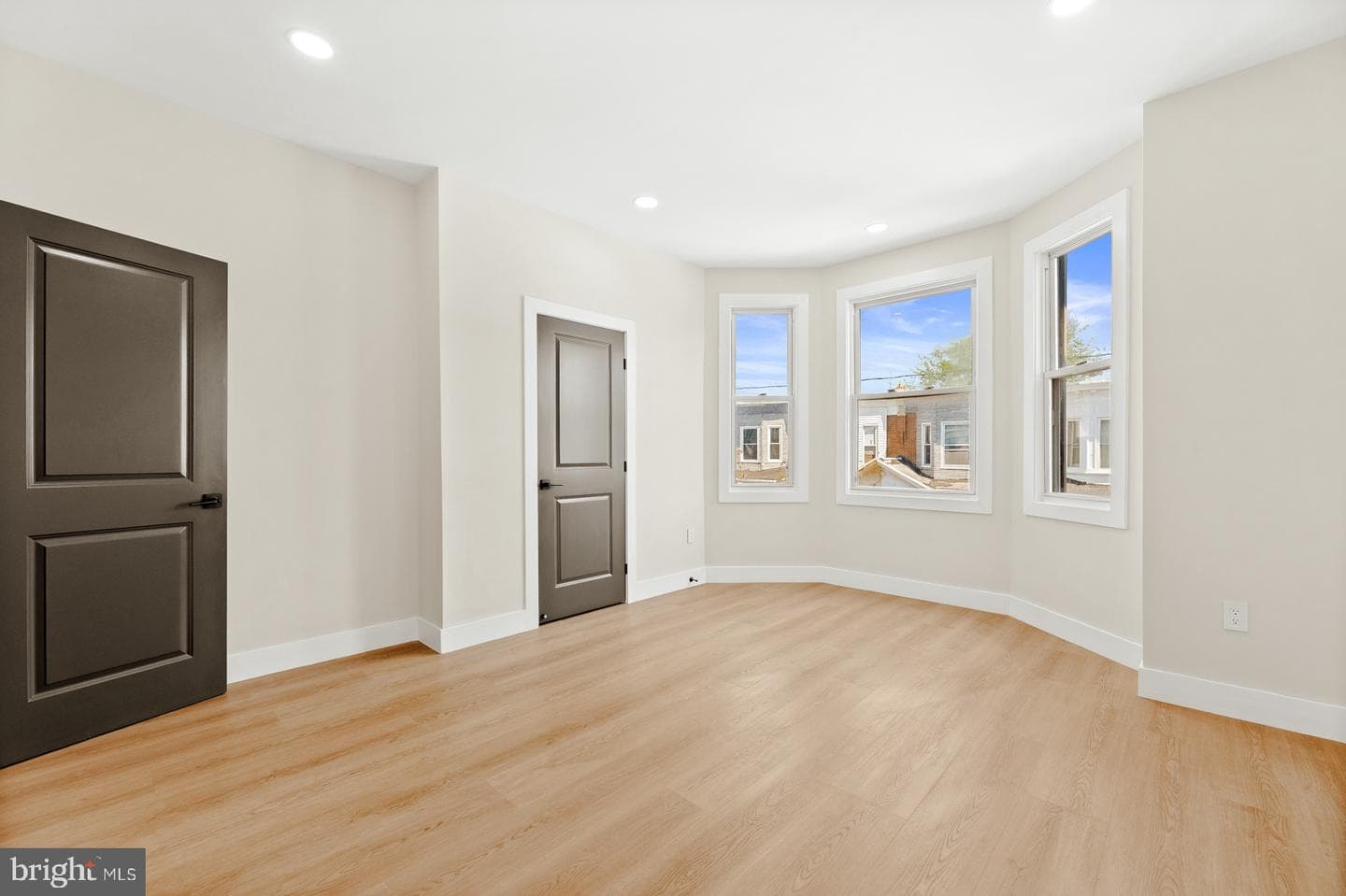 3848 N Sydenham Street photo 19