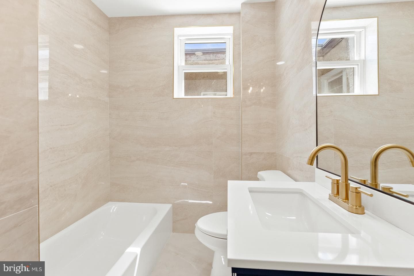 3848 N Sydenham Street photo 23