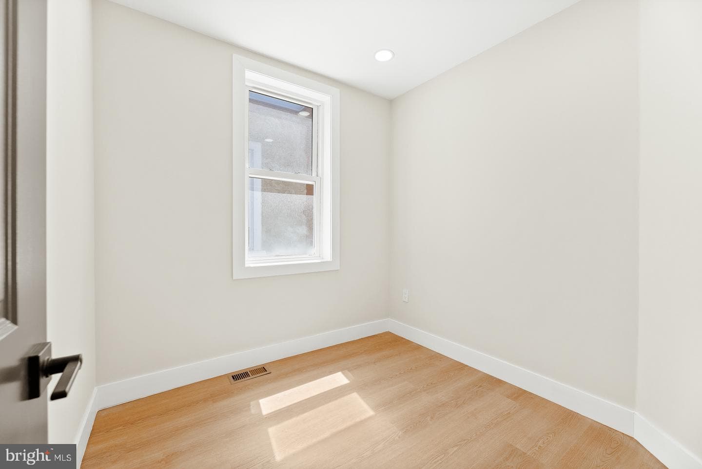 3848 N Sydenham Street photo 26