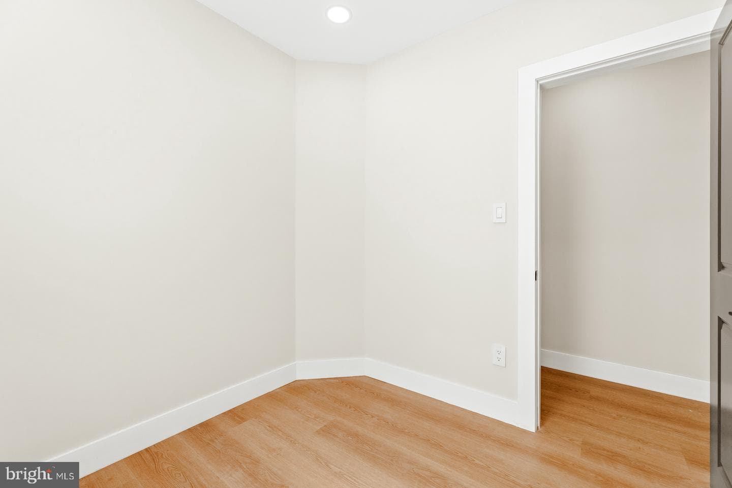3848 N Sydenham Street photo 27