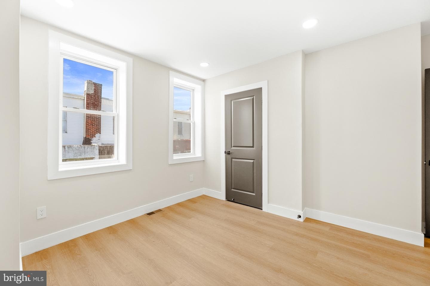 3848 N Sydenham Street photo 29