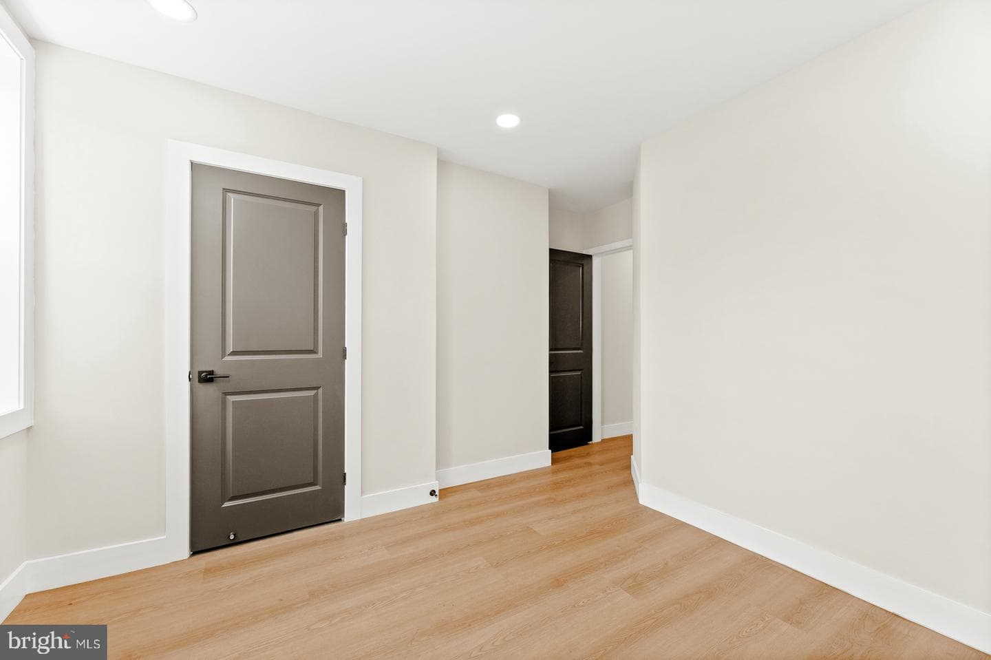 3848 N Sydenham Street photo 30