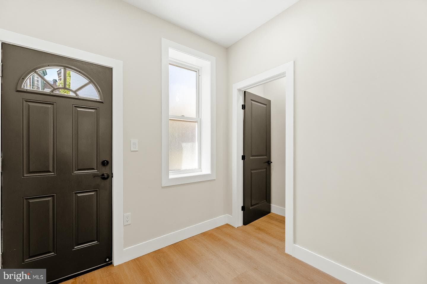 3848 N Sydenham Street photo 32