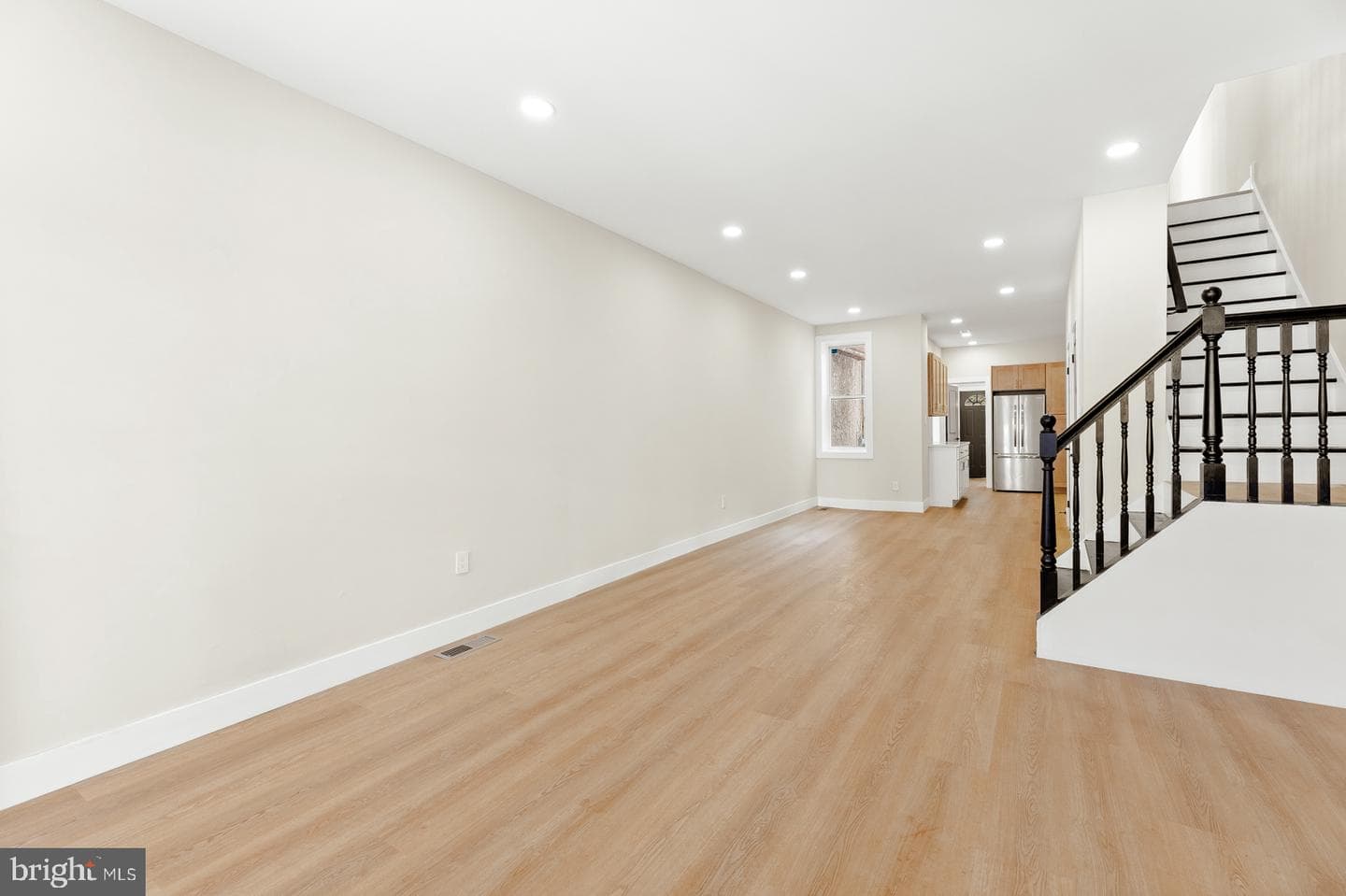 3848 N Sydenham Street photo 6