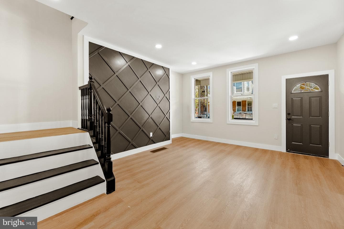 3848 N Sydenham Street photo 7
