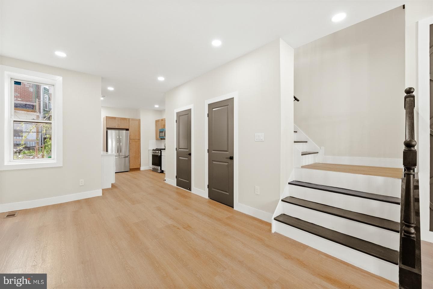 3848 N Sydenham Street photo 9