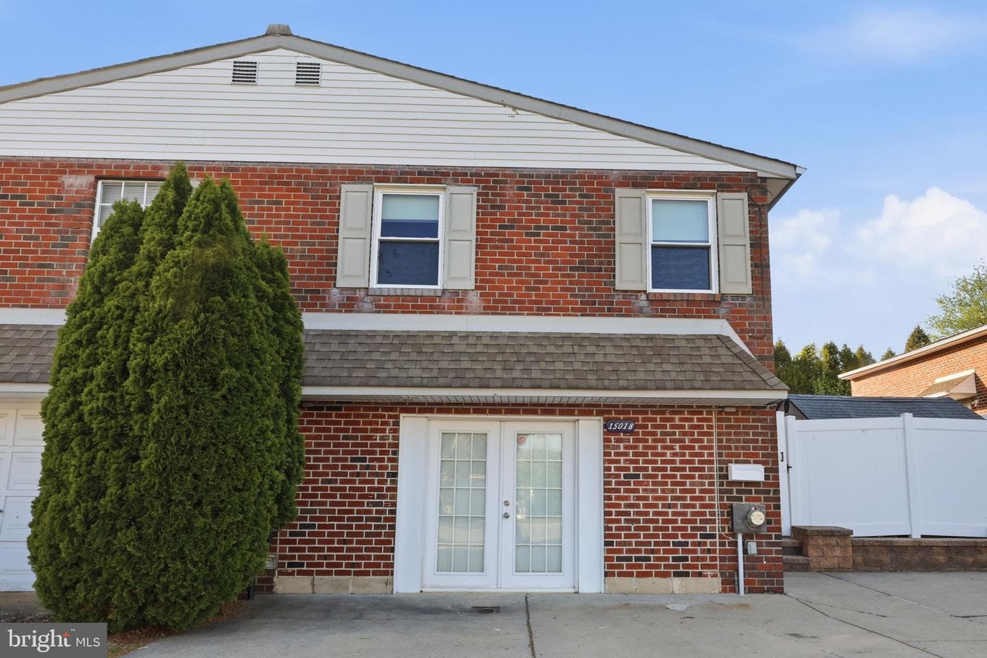 15018 Theresa Drive photo 2