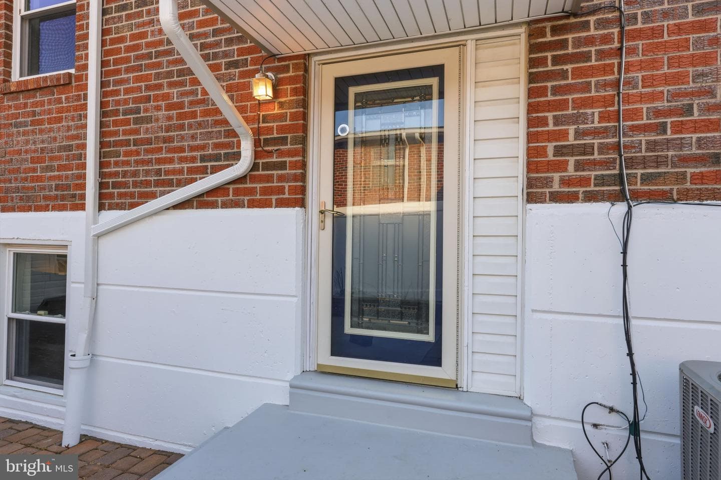 15018 Theresa Drive photo 3