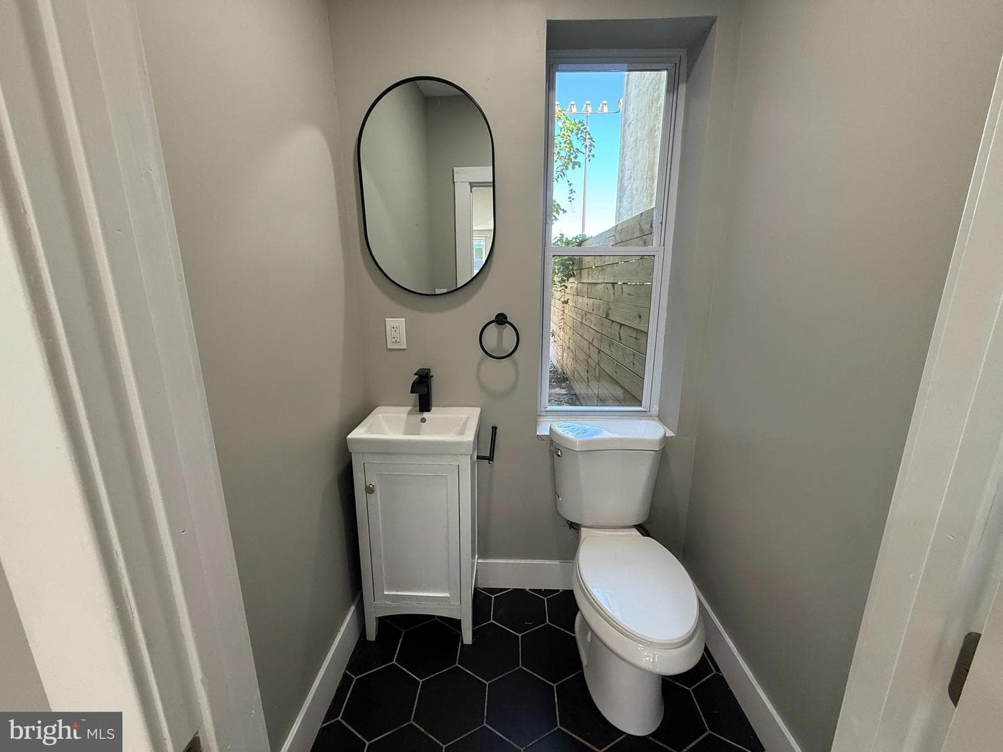 2943 Wharton Street photo 9
