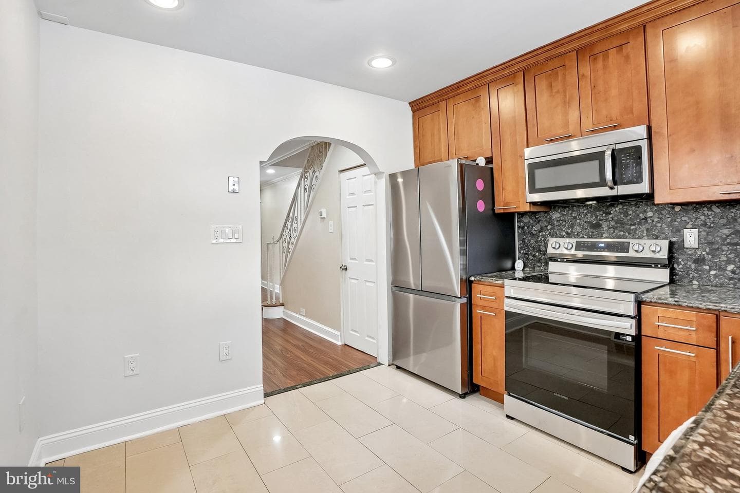 2527 S Hicks Street photo 12