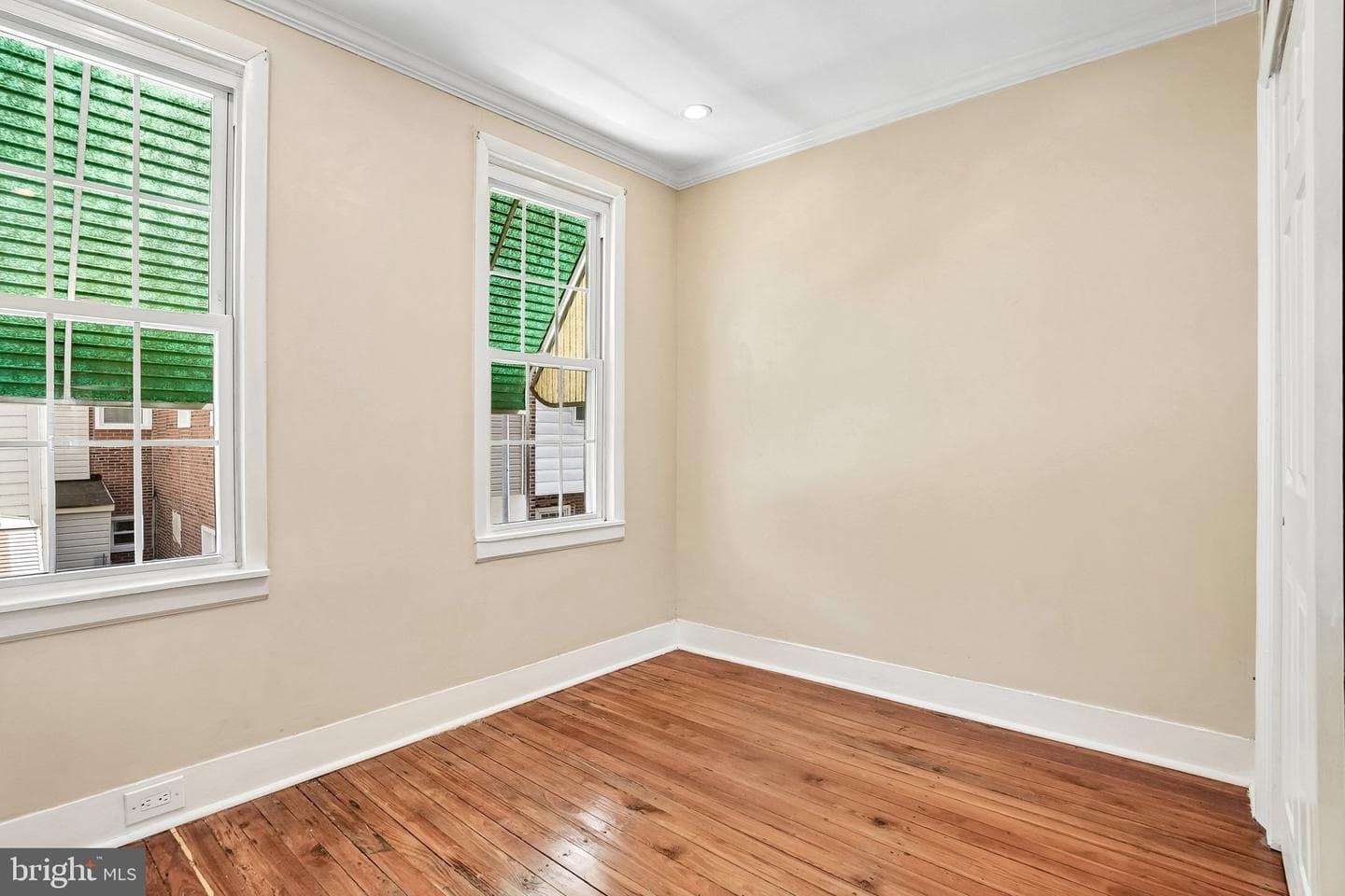 2527 S Hicks Street photo 15