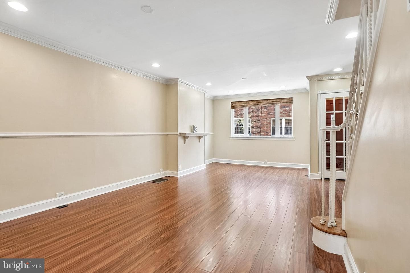 2527 S Hicks Street photo 3