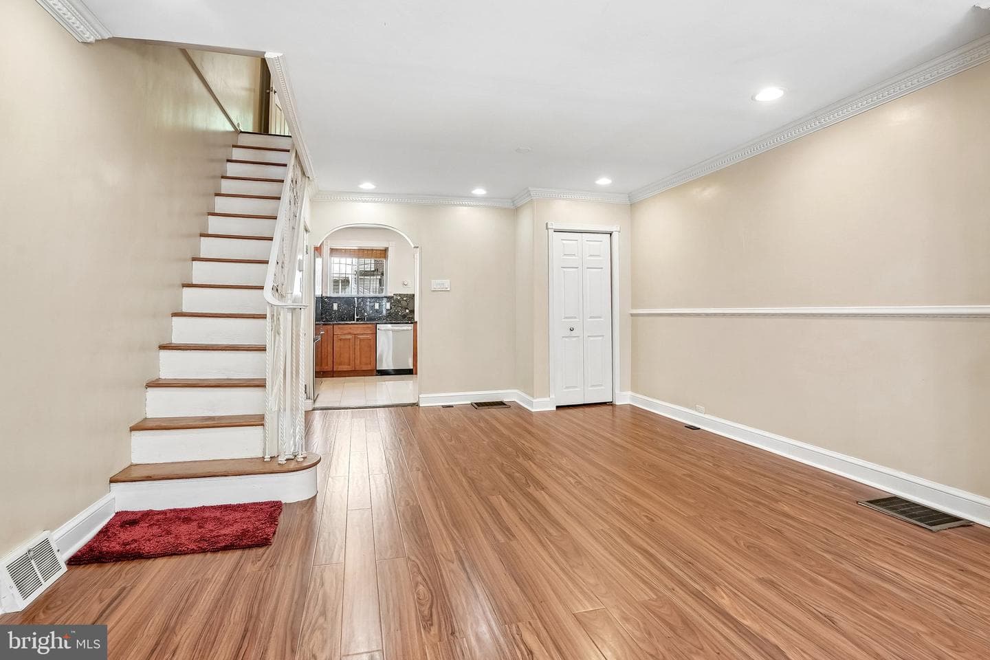 2527 S Hicks Street photo 7