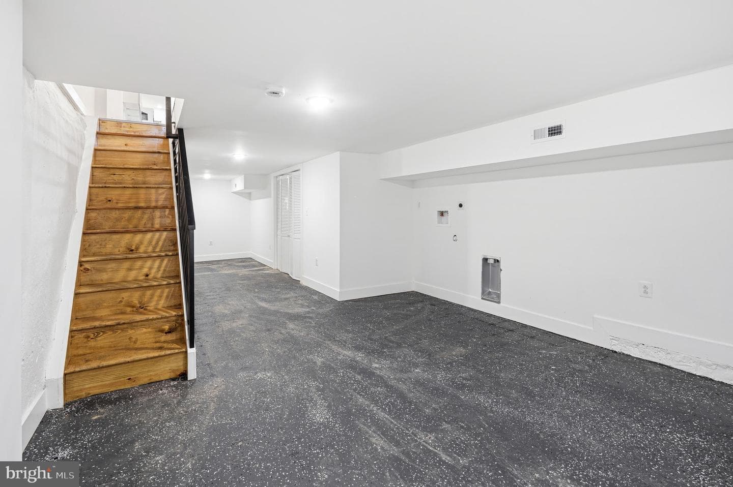5817 Walnut Street photo 13