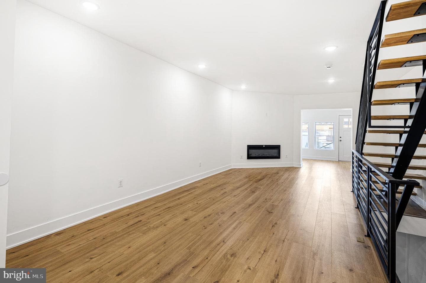 5817 Walnut Street photo 4