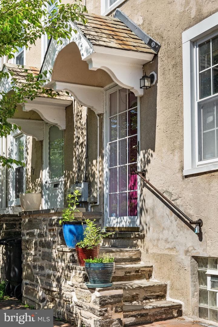 25 W Durham Street photo 2