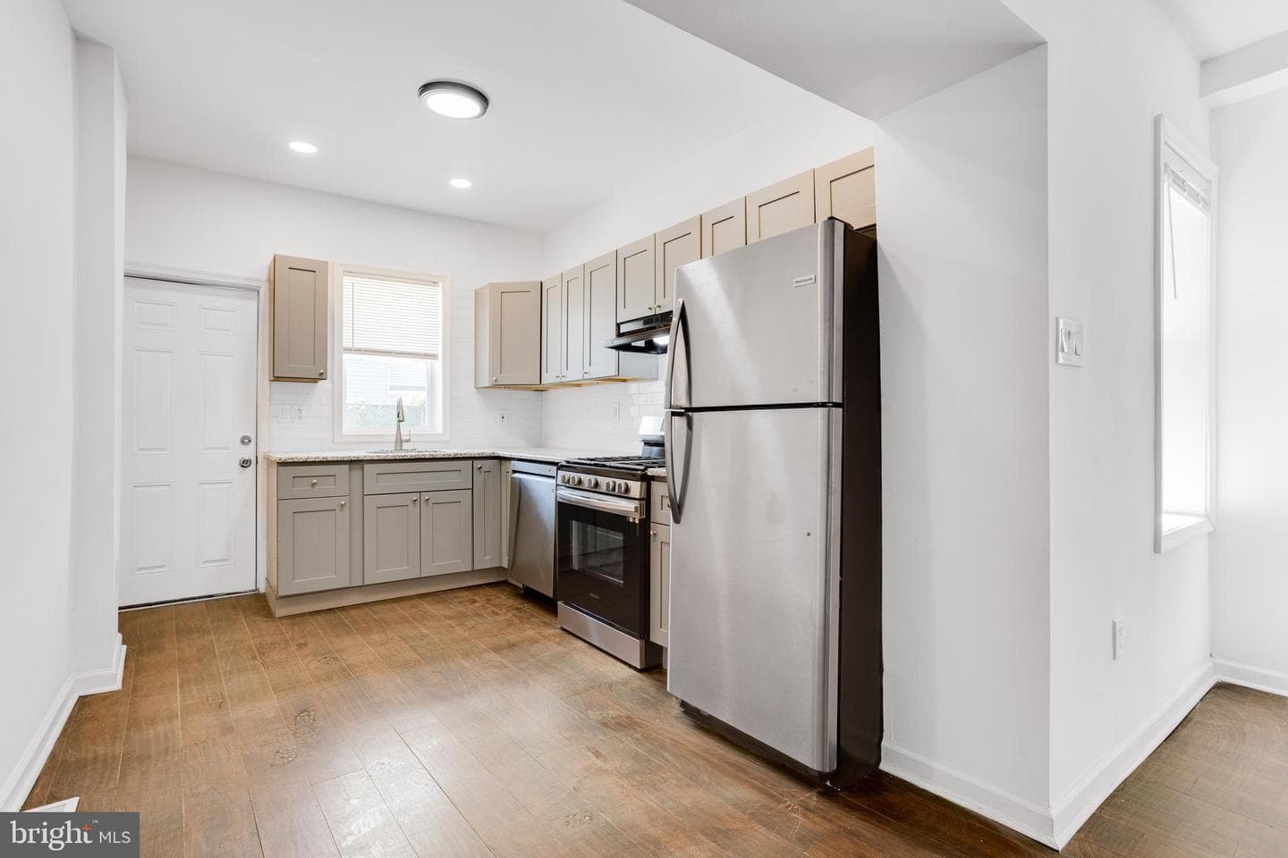 2633 Braddock Street photo 13