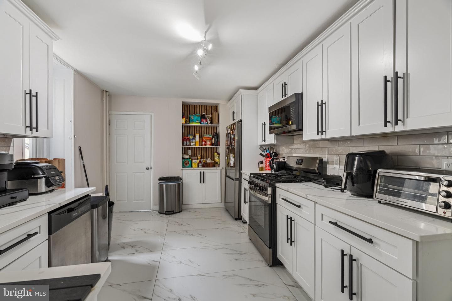 295 Hermitage Street photo 9