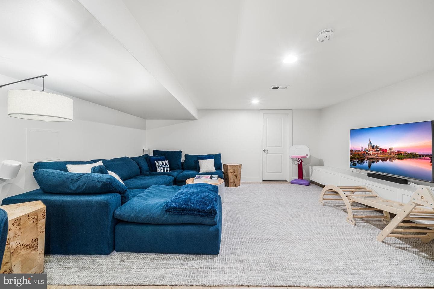517 Carpenter Street photo 19