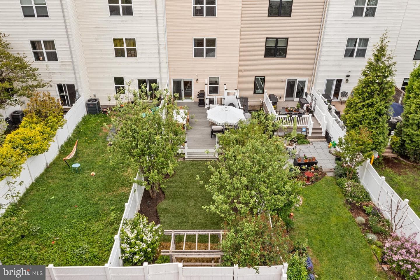 517 Carpenter Street photo 39