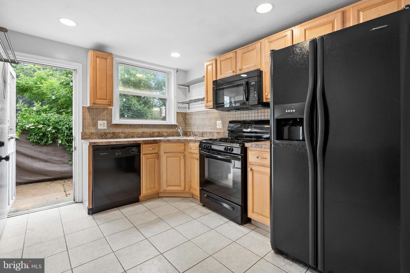 2529 E Albert Street photo 10
