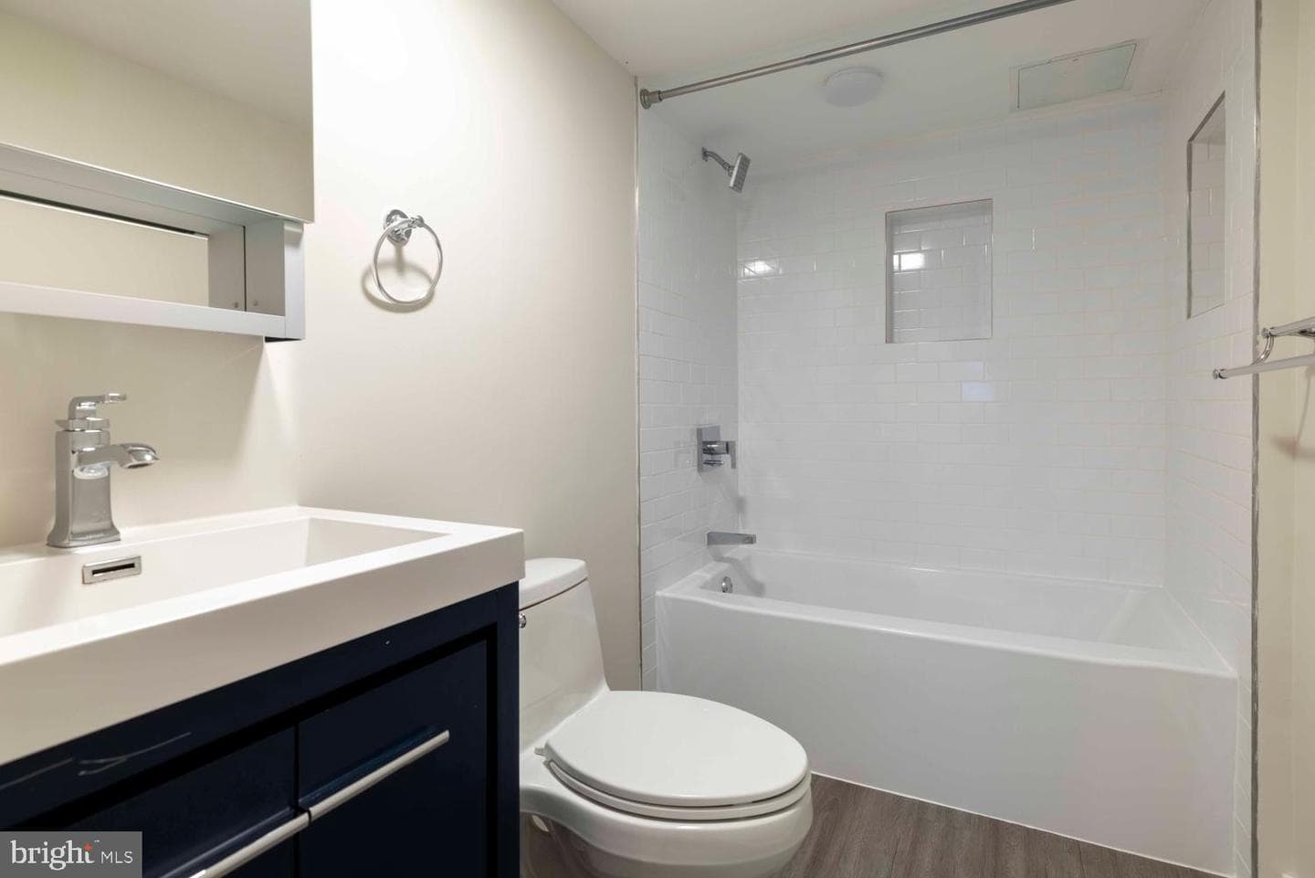 7006 Pipers Glen Way photo 28