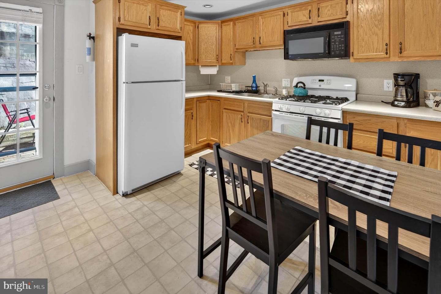 531 Turner Street photo 8