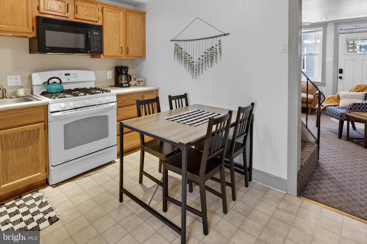 531 Turner Street photo 9
