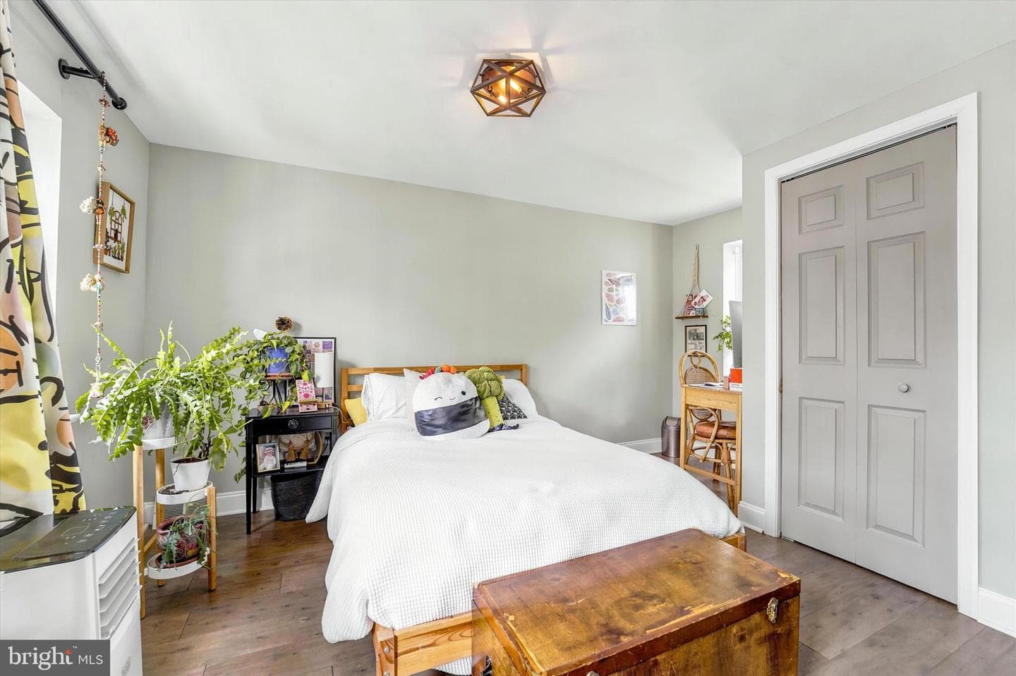 1443 E Oxford Street photo 17