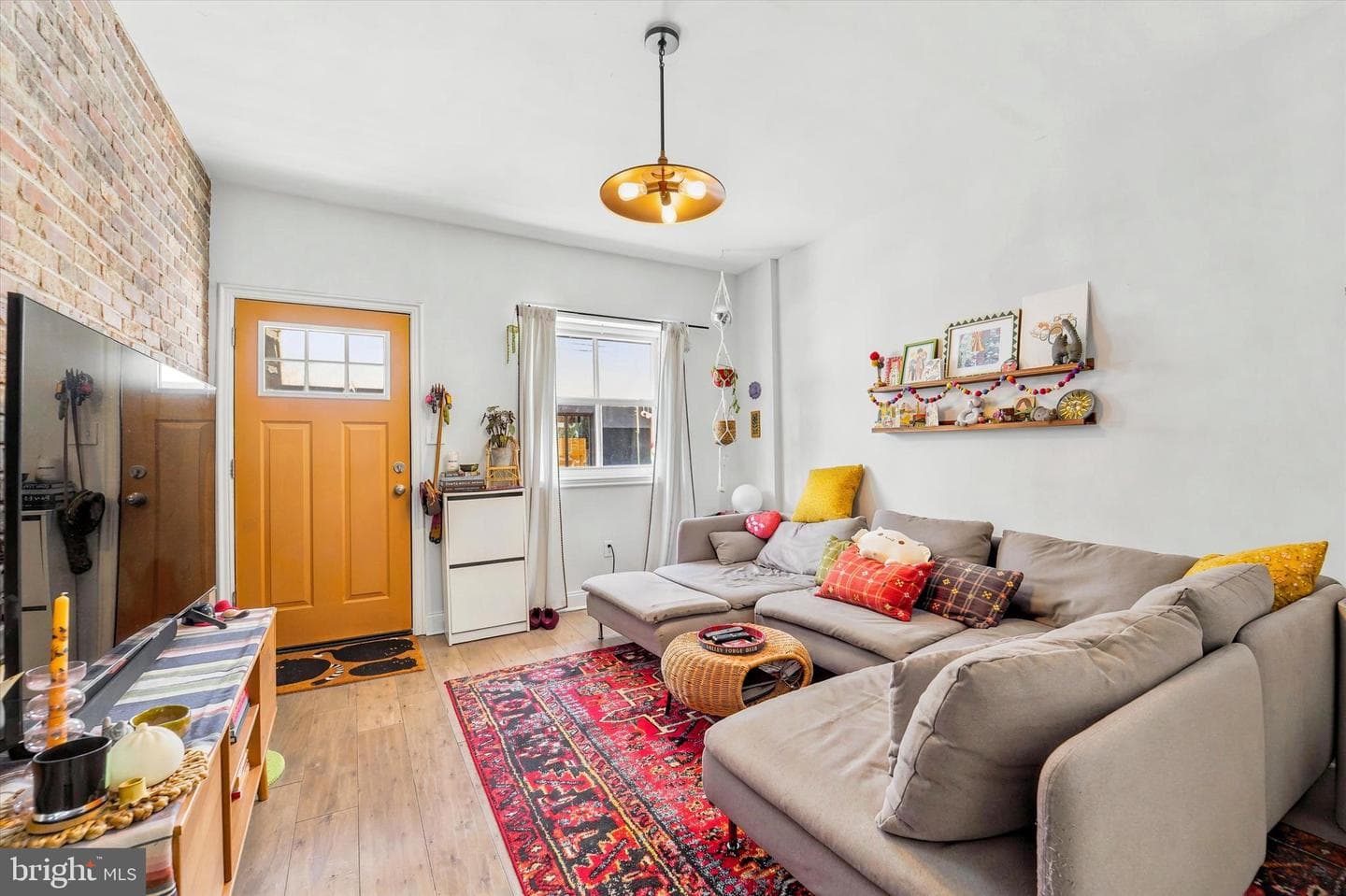1443 E Oxford Street photo 3