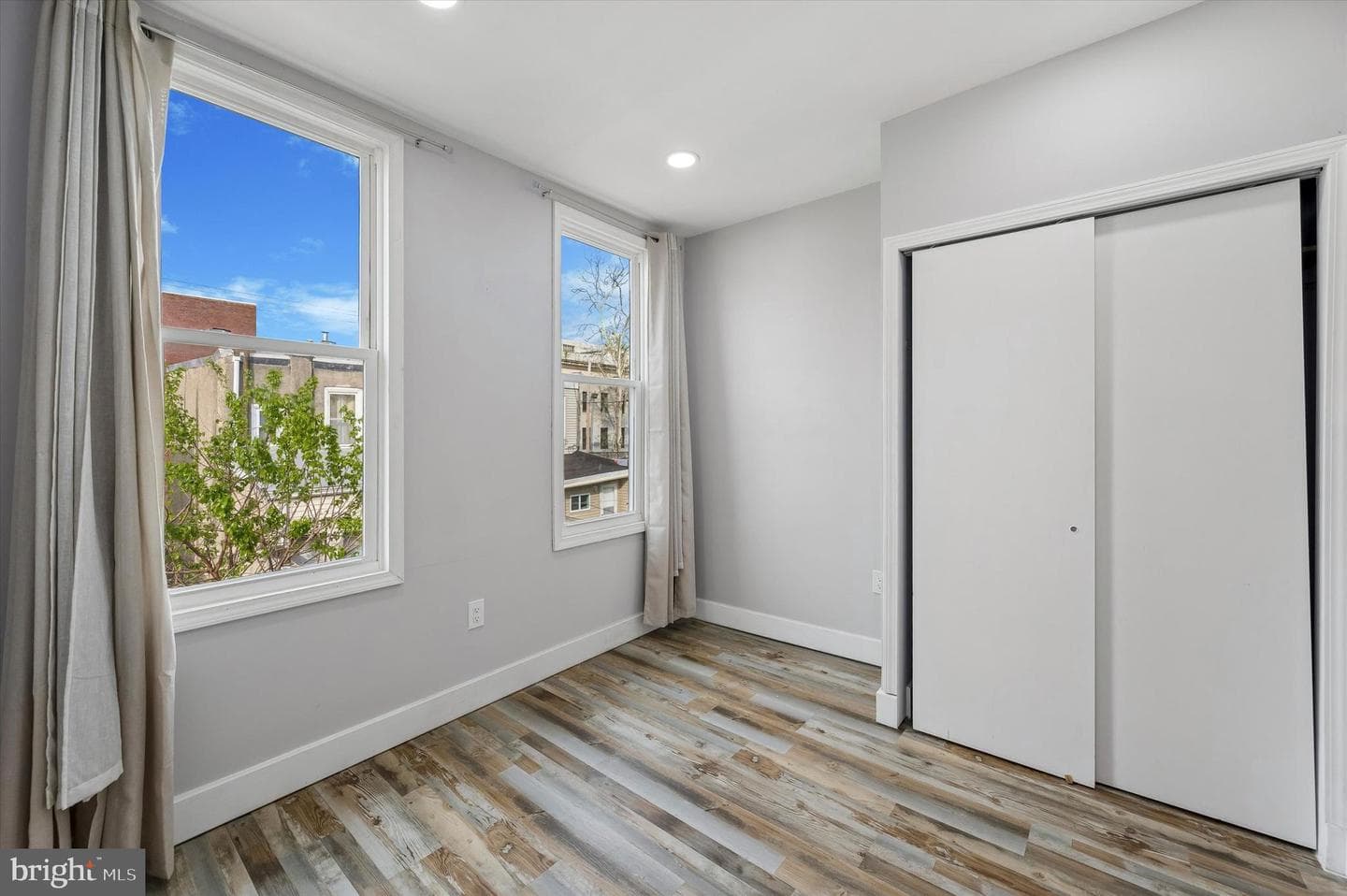1812 E Albert Street photo 13