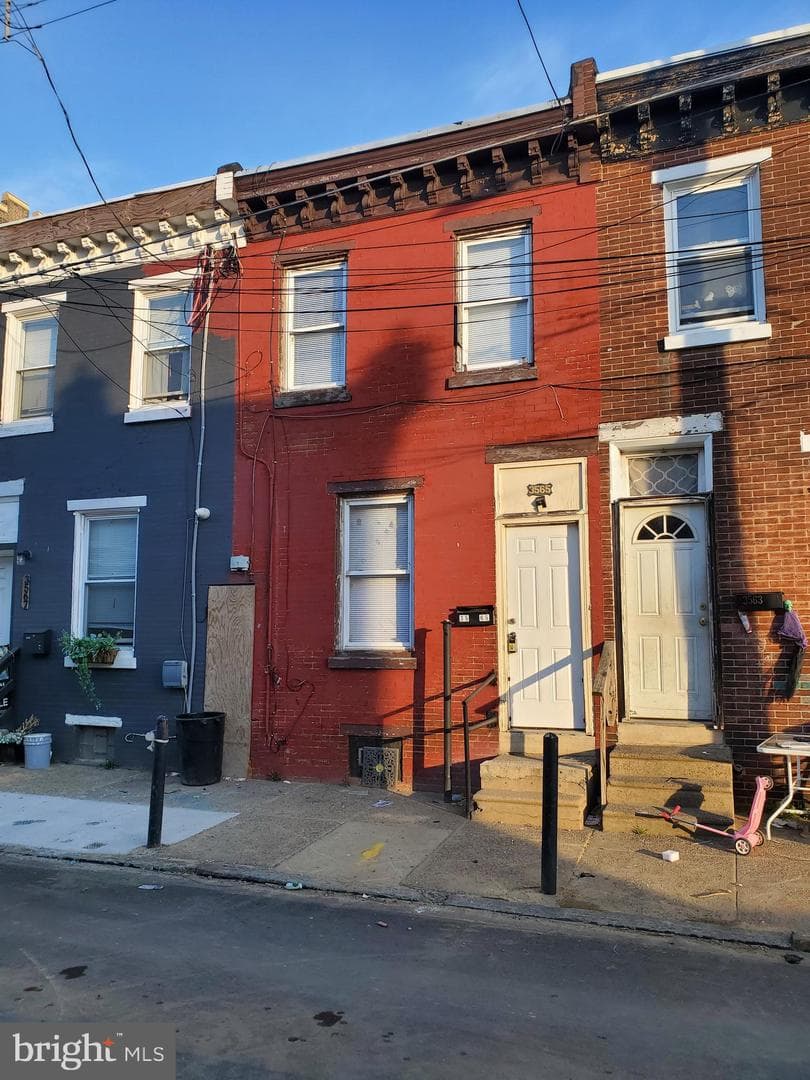 3565 Joyce Street photo 3
