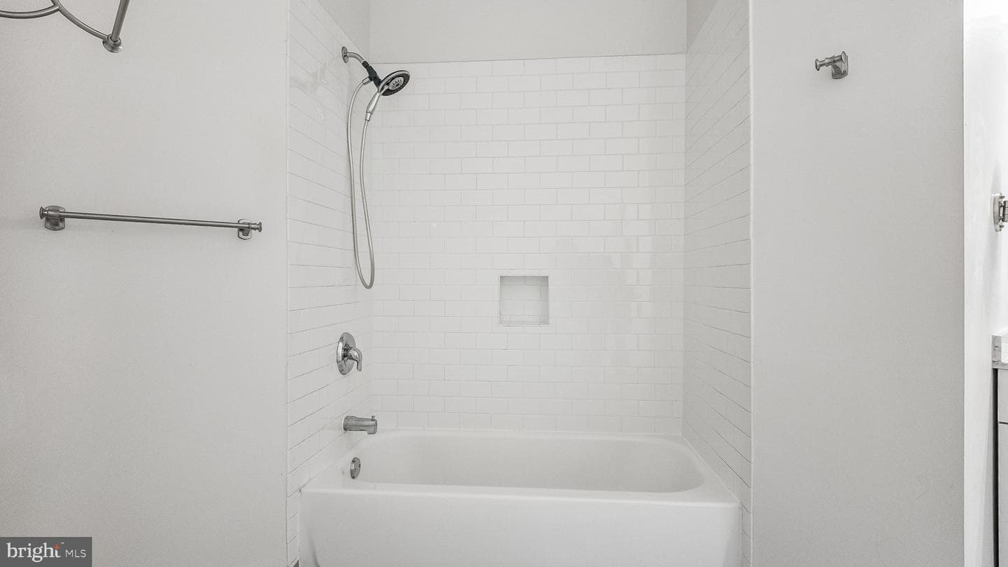 2200 Arch Street #711 photo 23