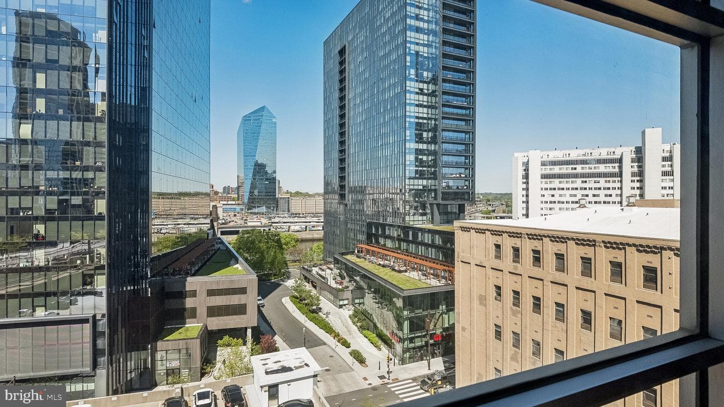 2200 Arch Street #711 photo 25