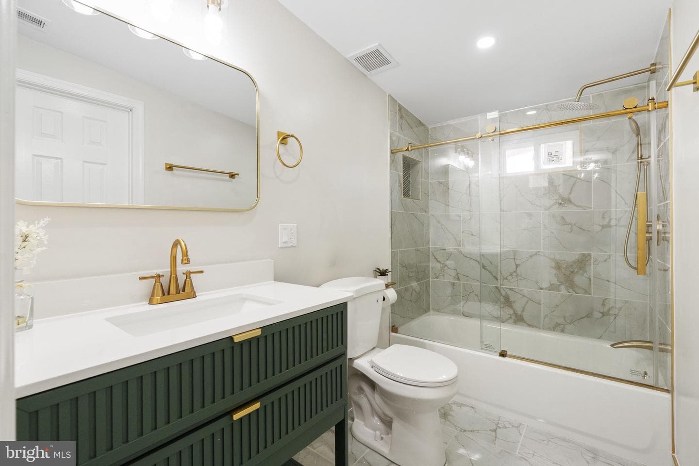 1203 Moore Street photo 9