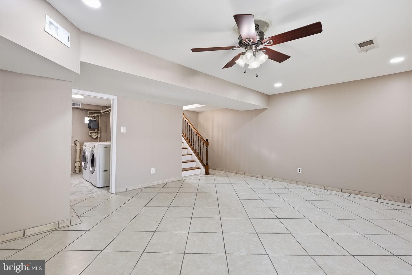 1853 Merlin Road photo 32