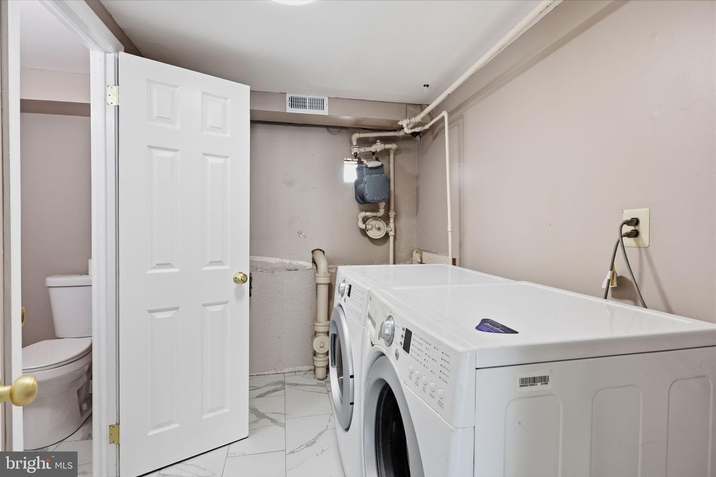 1853 Merlin Road photo 34