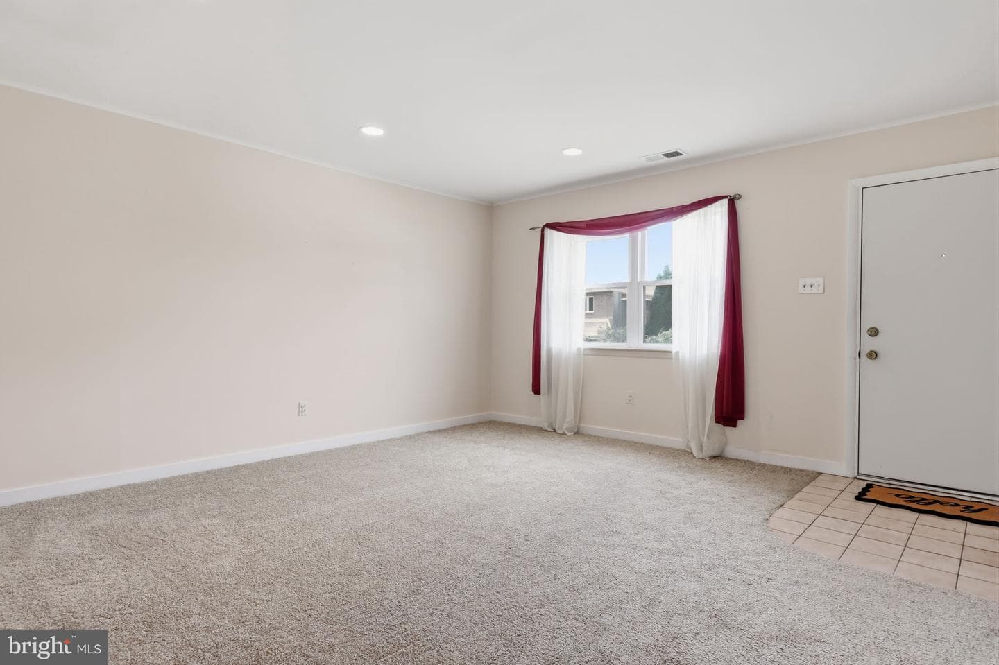 9925 Wingtip Road photo 2