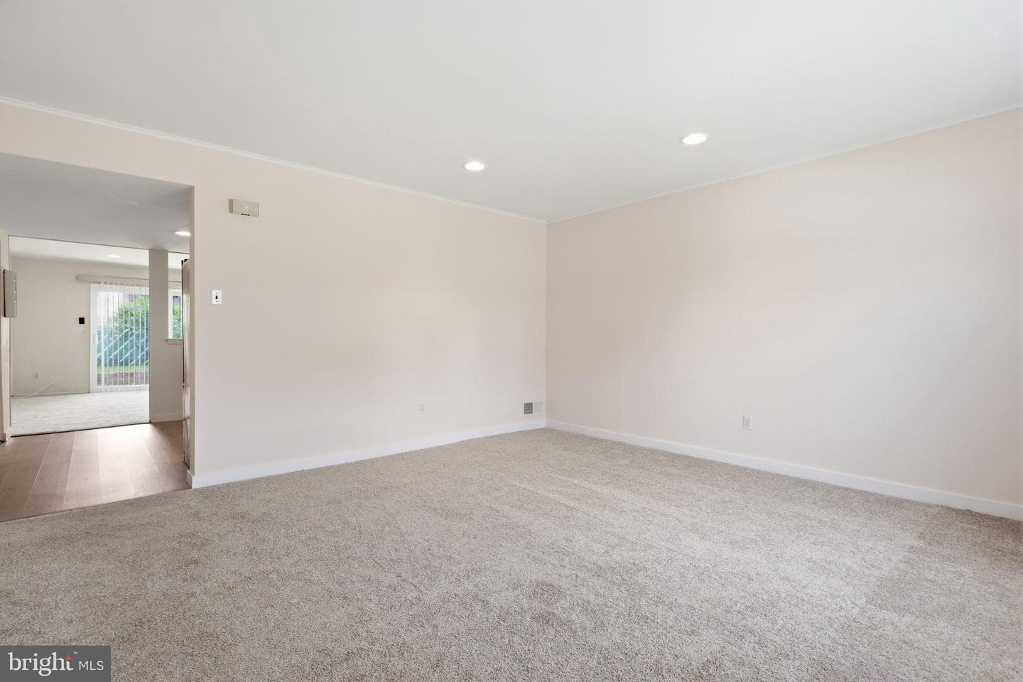 9925 Wingtip Road photo 4