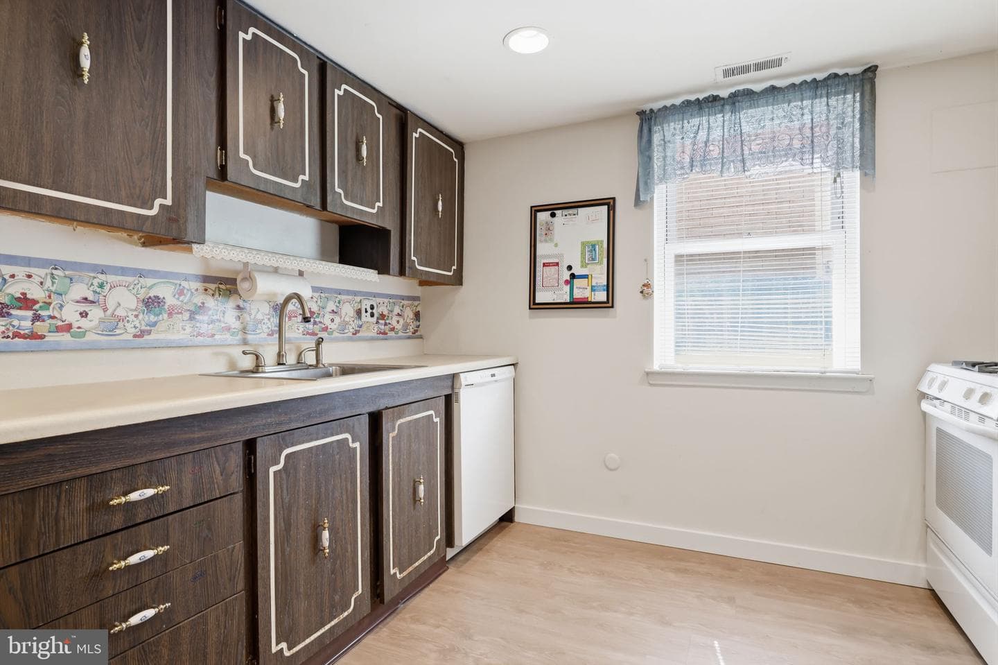 9925 Wingtip Road photo 8