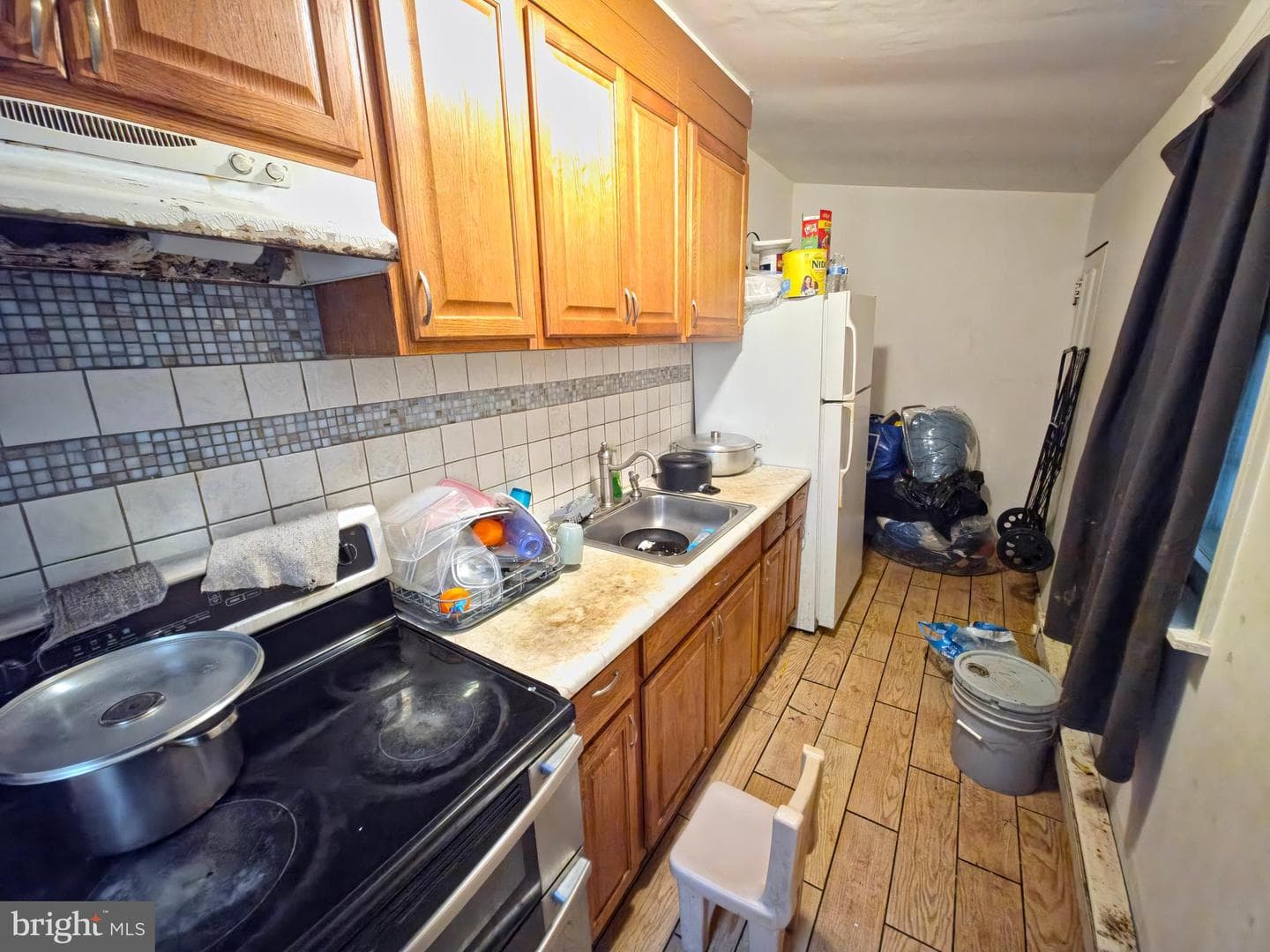 5710 N American Street photo 17