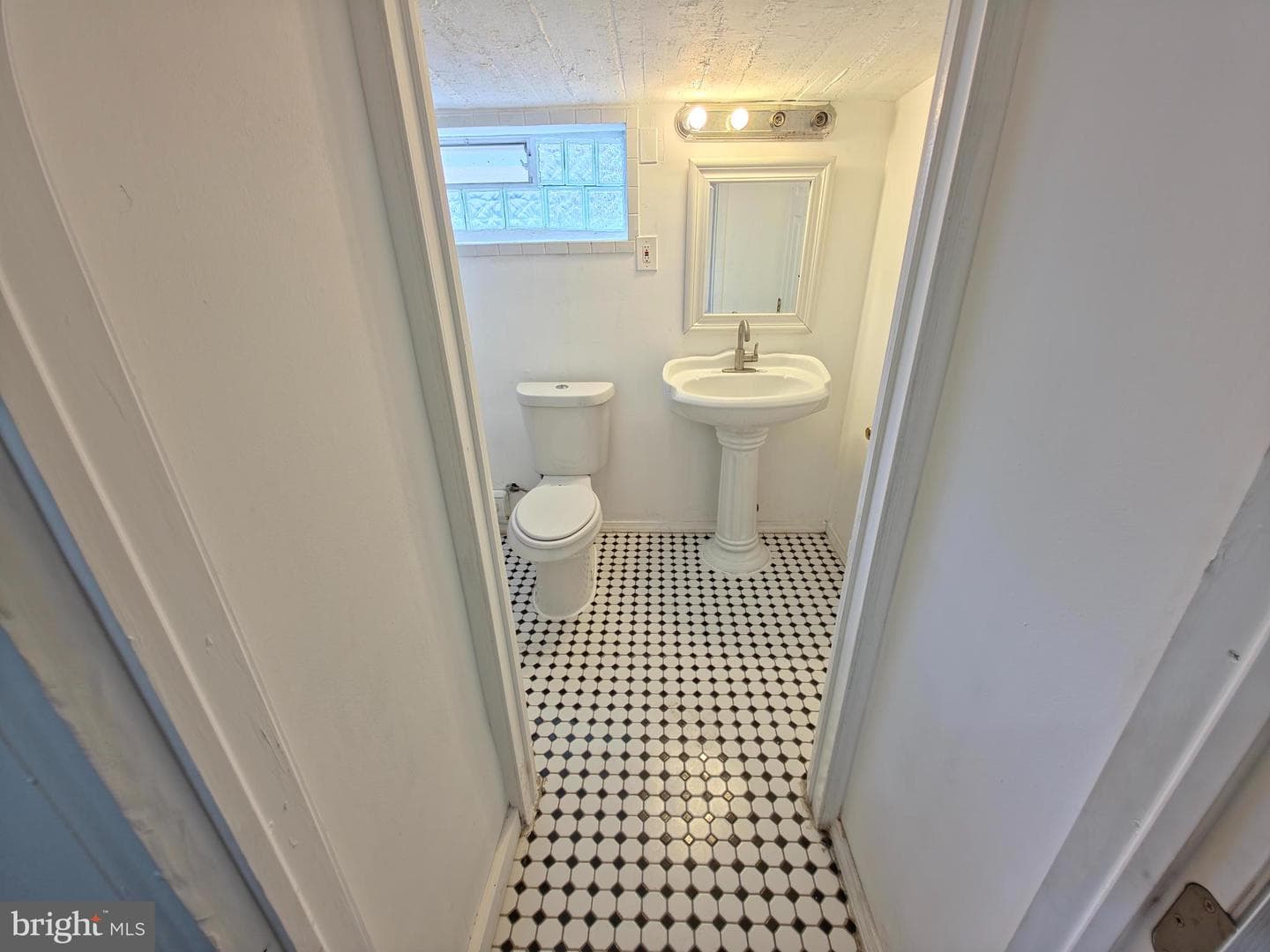 5710 N American Street photo 50