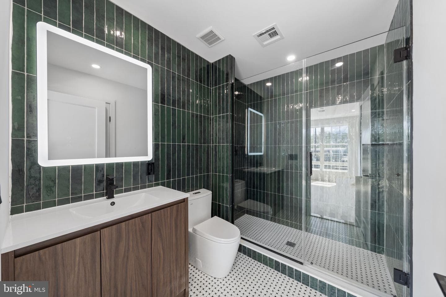 2552 E Somerset Street photo 44