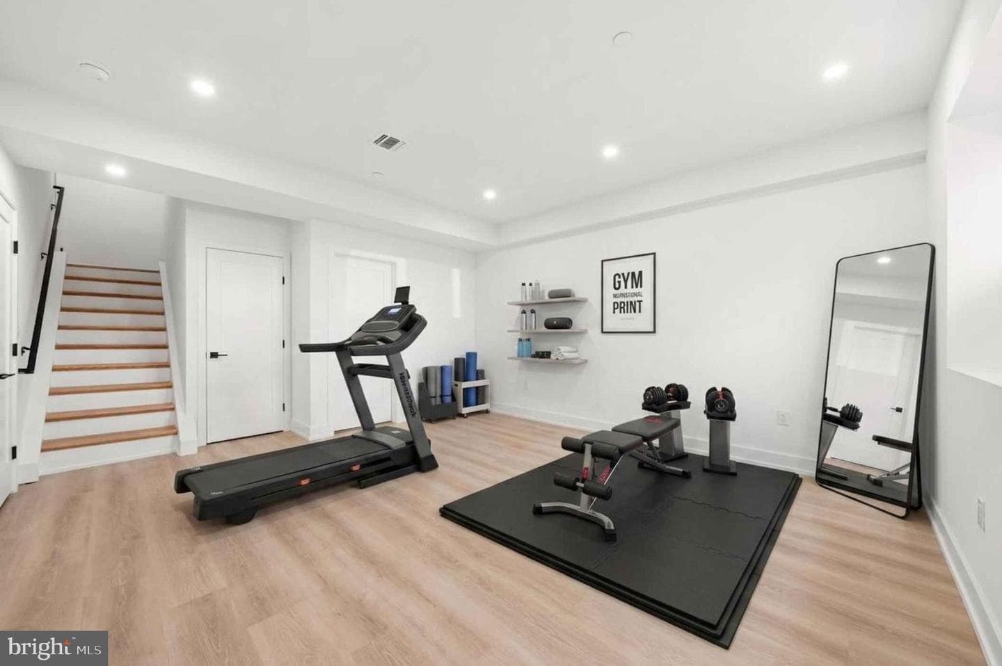 2552 E Somerset Street photo 53