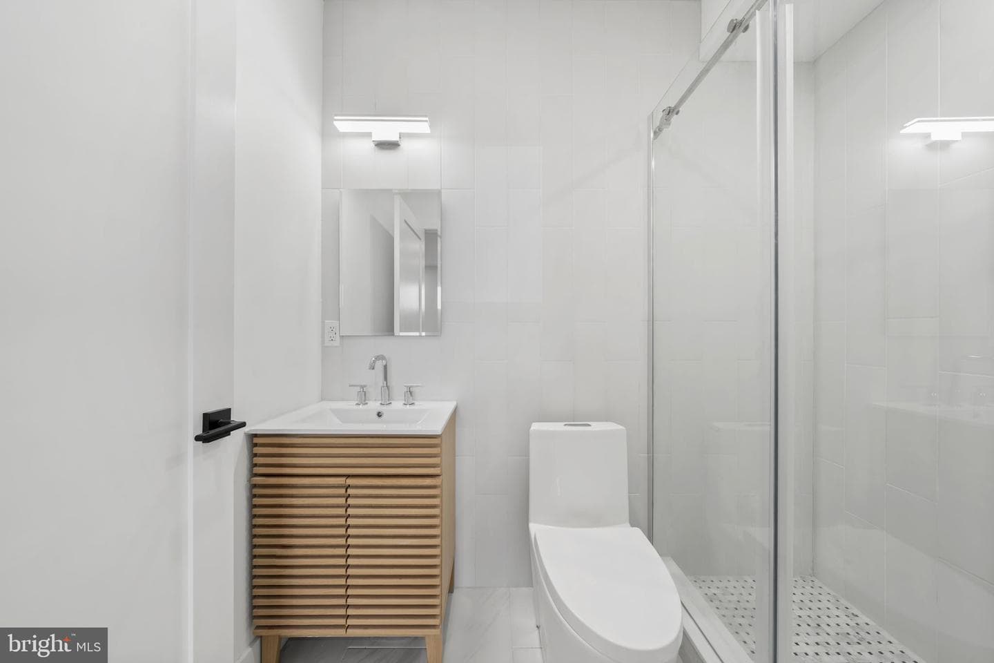 2552 E Somerset Street photo 55