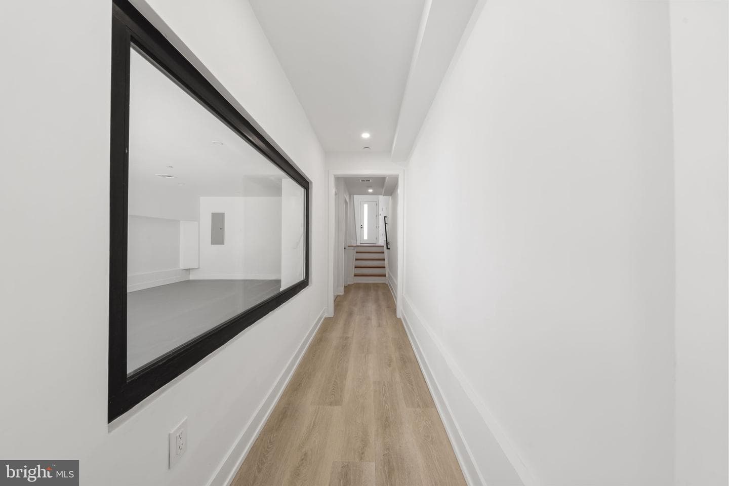 2552 E Somerset Street photo 57