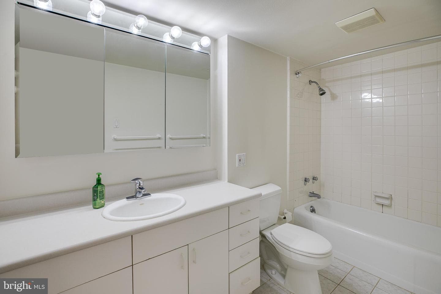 604 S Washington Square #3105 photo 11