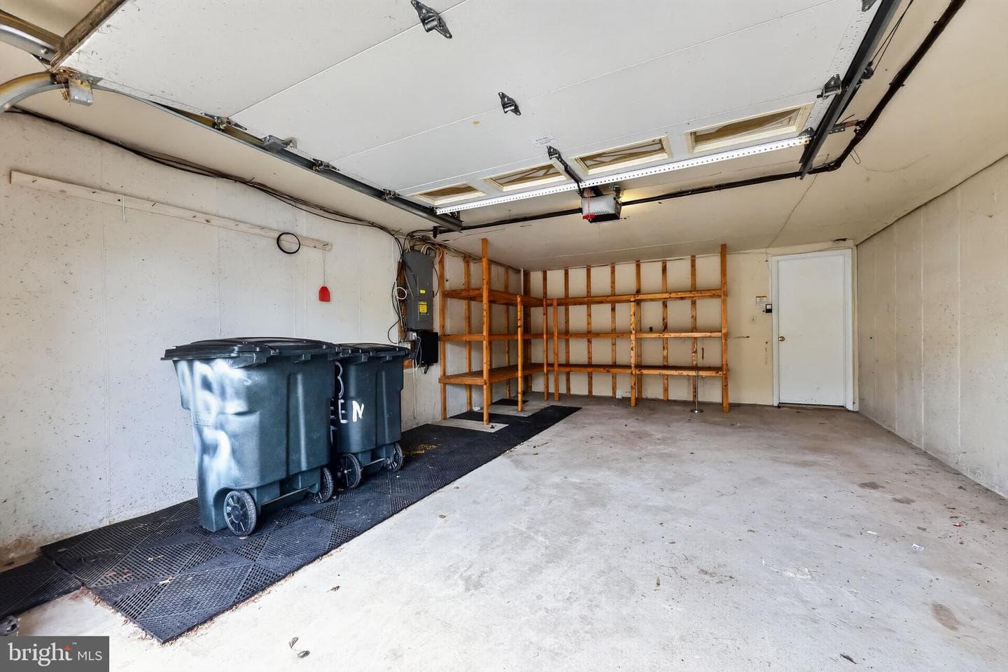 9609 Hoff Street photo 3